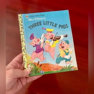 Disney's Three Little Pigs Book